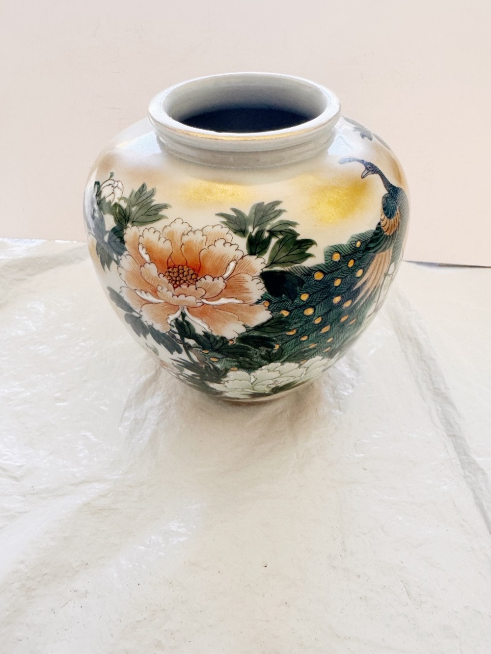 Vintage Kutani Japanese Urn Vase Hand Painted Peacock Peony Gold Cloud 6"